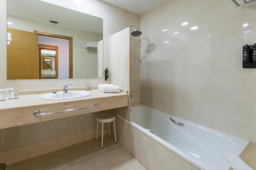 Habitación Doble con balcón del hotel VS Gandía Palace
