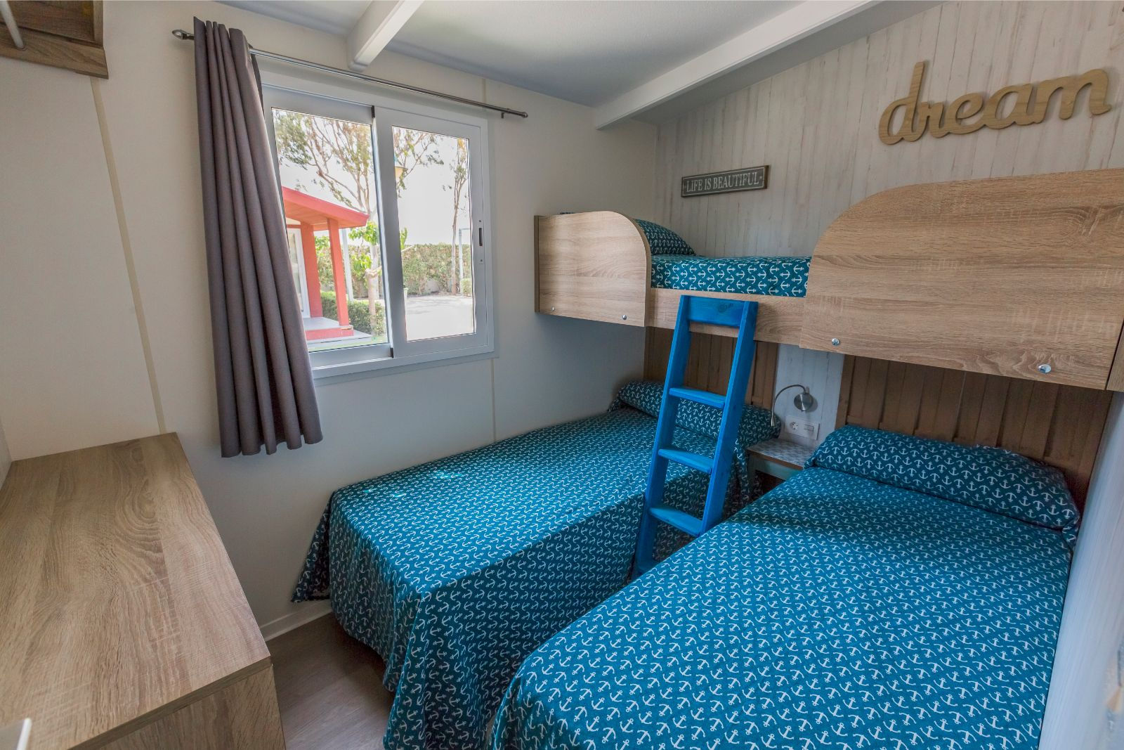 Bungalow Malta del hotel Alannia Guardamar Resort. Foto 1