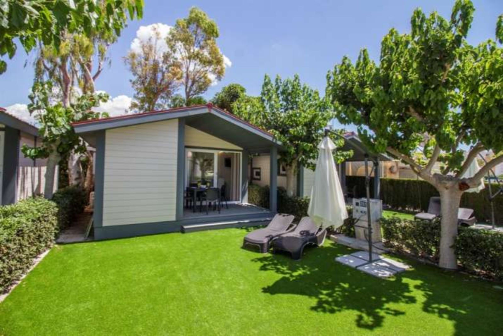 Bungalow Villa del hotel Alannia Guardamar Resort. Foto 6