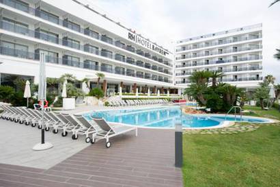 Habitación doble Vista Mar o Piscina del hotel Rh Bayren And Spa. Foto 2