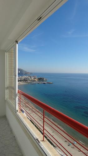 Apartamento de 1 dormitorio con vistas al mar del hotel Beni-beach. Foto 1