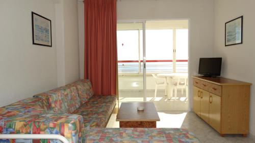 Apartamento de 1 dormitorio con vistas al mar del hotel Beni-beach. Foto 12
