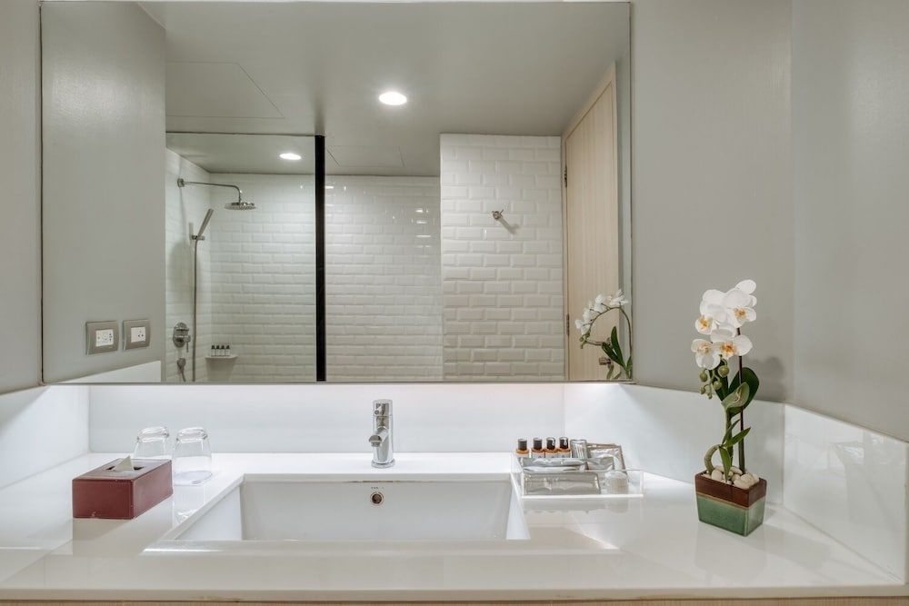 Habitación Premium, 2 habitaciones (1 King Size and 2 Single Size Beds) del hotel Pullman Pattaya G. Foto 4