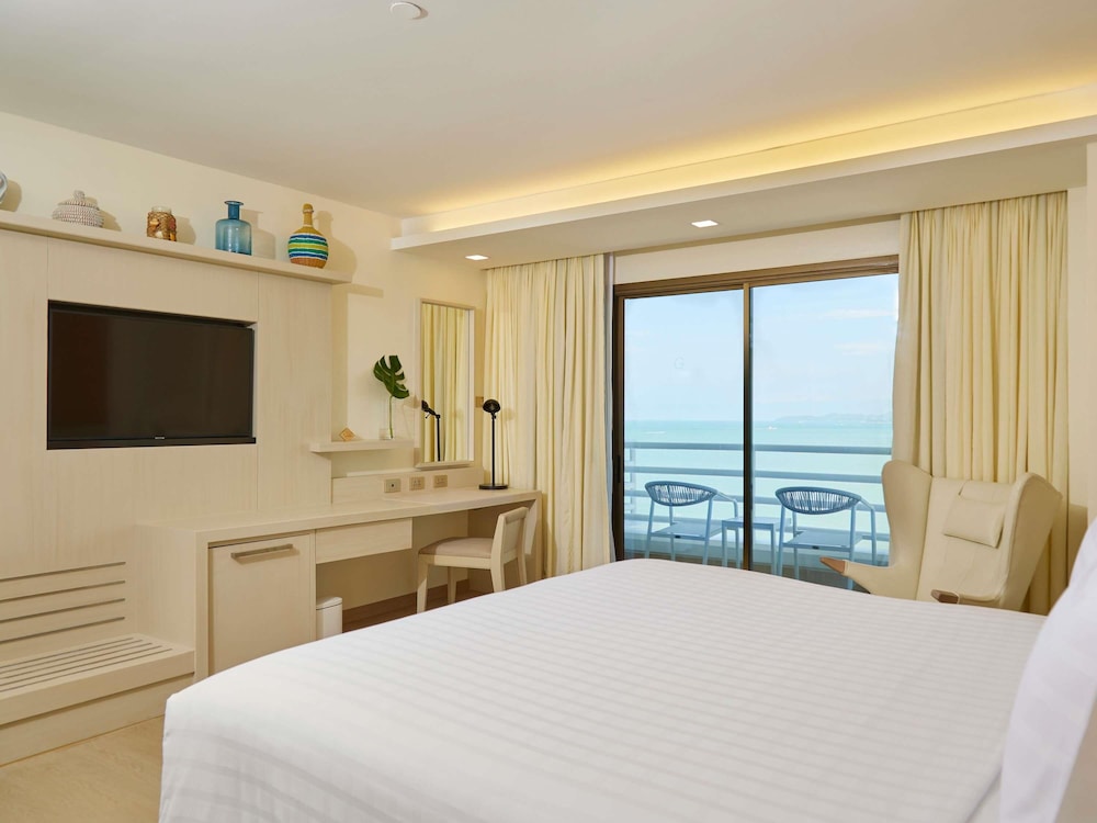 Habitación ejecutiva, 1 cama de matrimonio grande, Acceso al salón del club, vistas al mar del hotel Pullman Pattaya G. Foto 8
