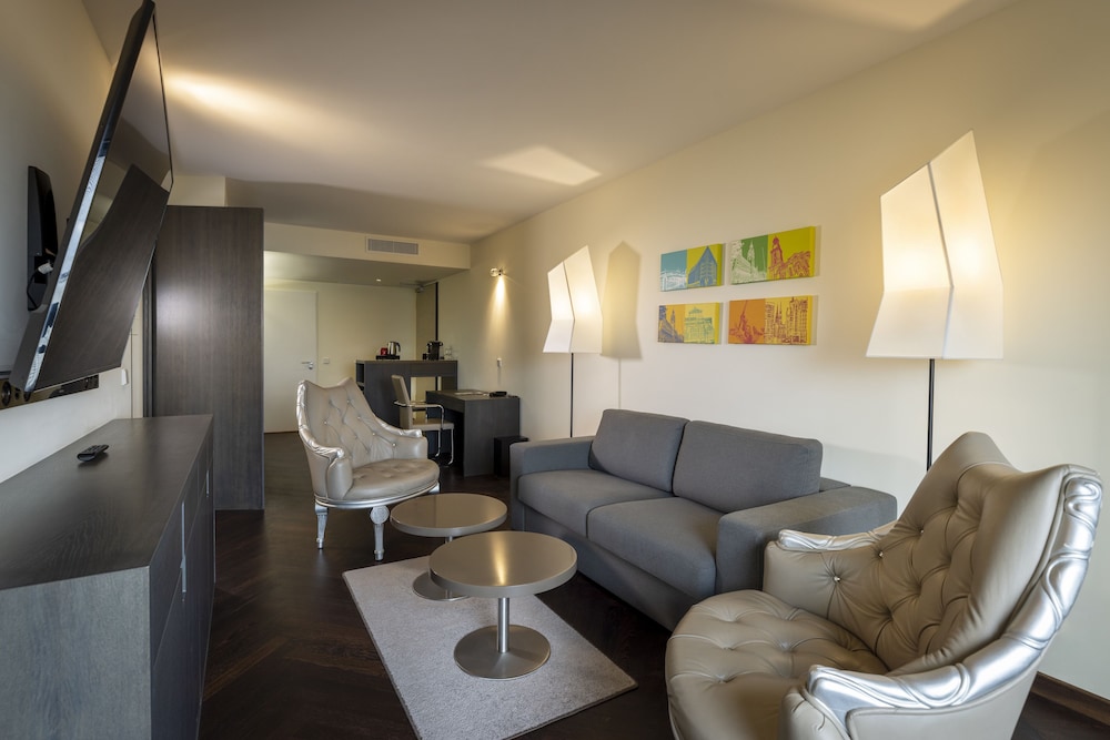 Suite del hotel Arcotel Onyx Hamburg. Foto 2