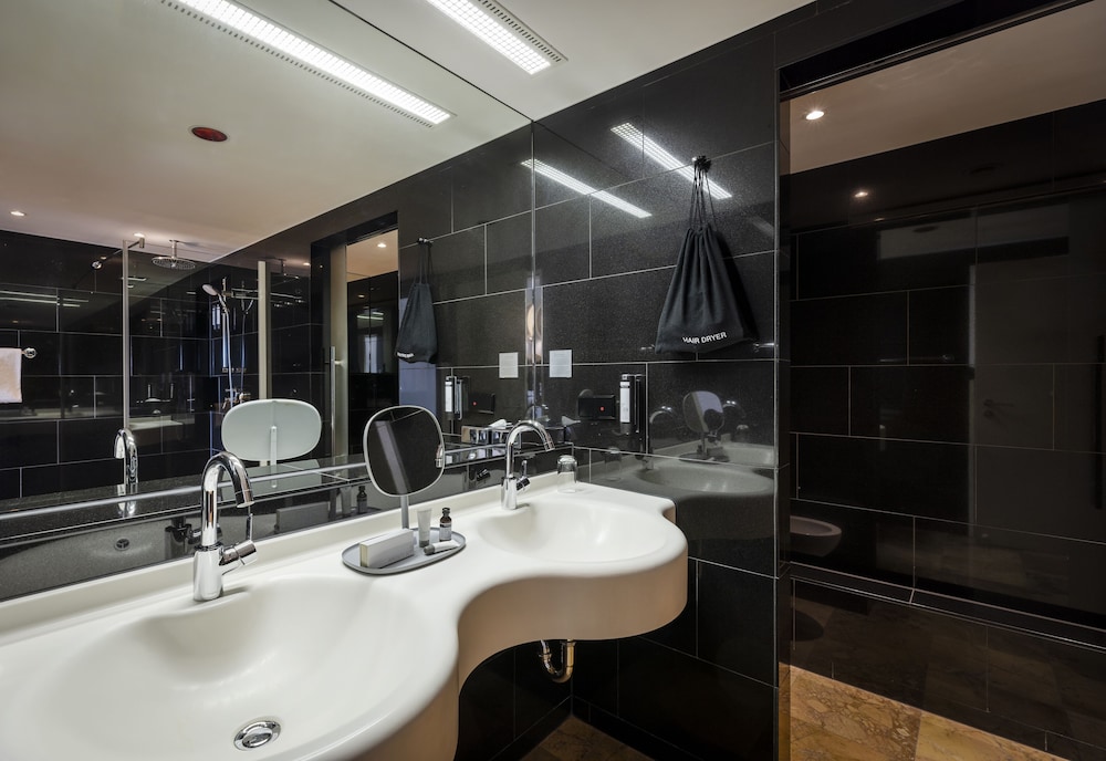 Suite del hotel Arcotel Onyx Hamburg. Foto 4