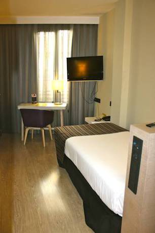 Habitación individual del hotel Exe Moncloa. Foto 3