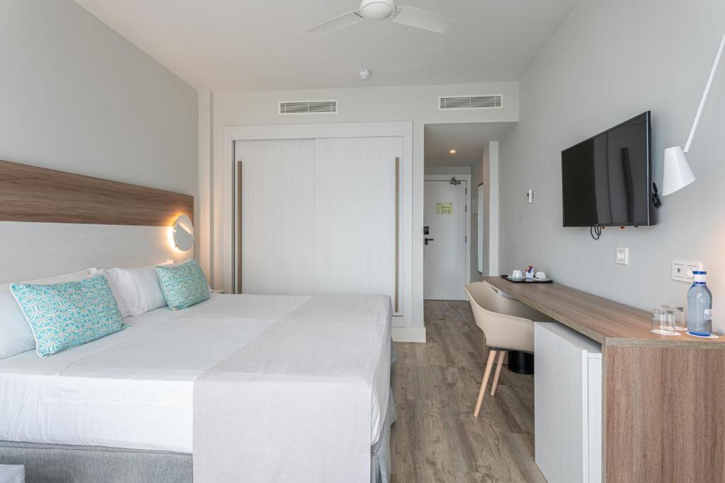 Habitación doble Superior del hotel Benalma Costa del Sol. Foto 2