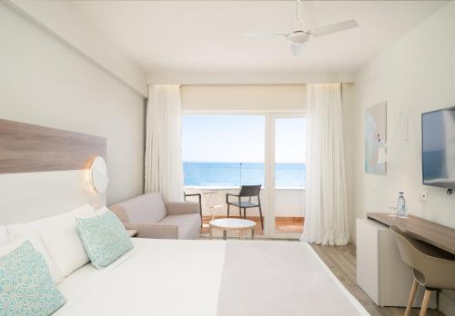 Habitación doble Vista Mar Balcón o Terraza Grand Normal del hotel Benalma Costa del Sol