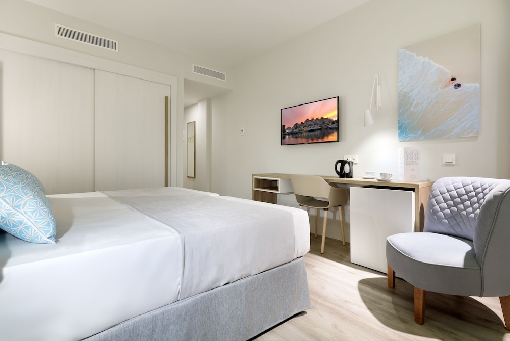 Habitación Superior del hotel Benalma Costa del Sol. Foto 1
