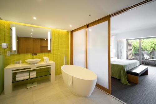 Suite Home con vistas al jardín del hotel Epic Sana Algarve