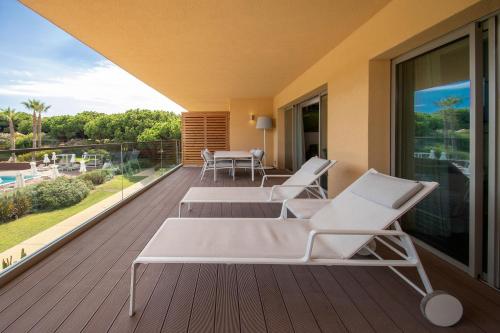Suite Home con vistas a la piscina del hotel Epic Sana Algarve
