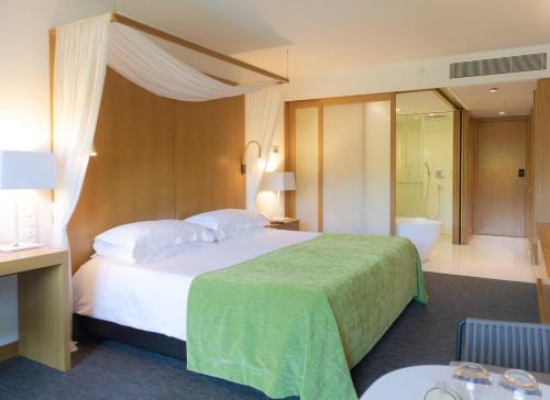 Habitación Deluxe - Vistas al resort - Paquete Reveillon del hotel Epic Sana Algarve. Foto 2