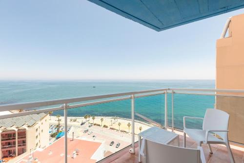 Habitación Doble con vistas laterales al mar del hotel Best Benalmadena. Foto 8