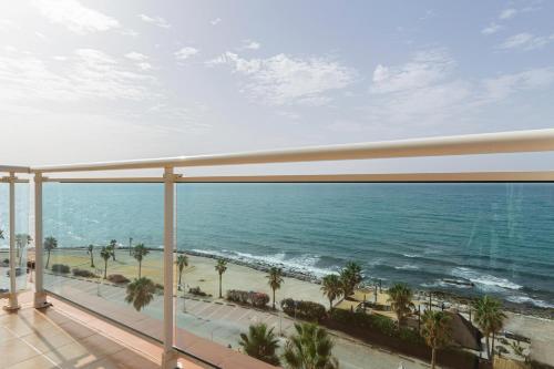 Habitación Doble Superior con vistas frontales al mar del hotel Best Benalmadena. Foto 10