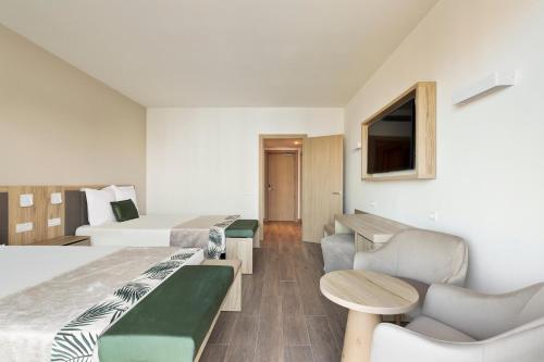 Habitación Superior con dos camas del hotel Best Triton. Foto 1