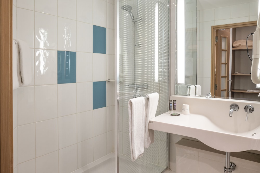 Habitación superior con 2 camas individuales del hotel Novotel Gaziantep. Foto 5
