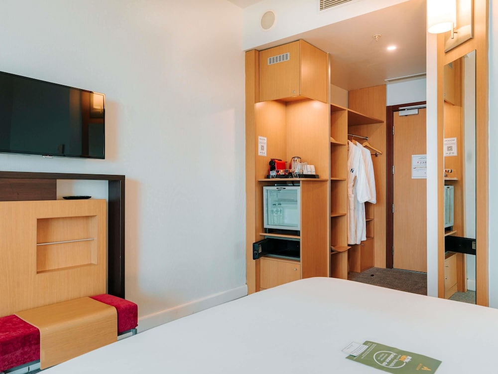 Habitación Ejecutiva con 1 Cama Doble, Vistas al Mar del hotel Novotel Trabzon. Foto 4