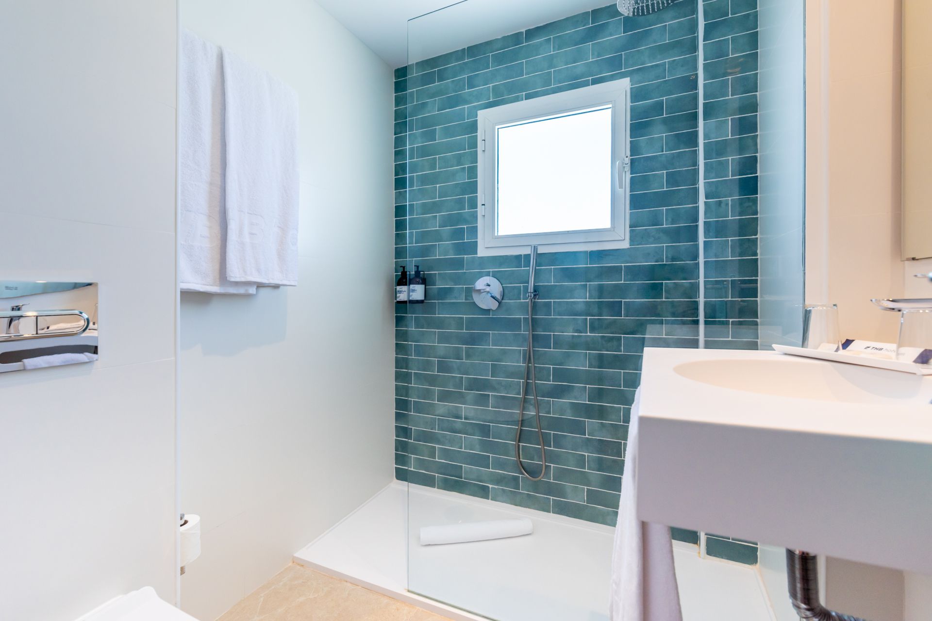 Habitación doble Vista Piscina Superior del hotel THB San Fermin. Foto 8