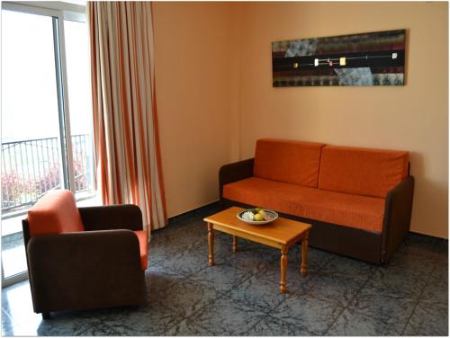 Apartamento con vistas al mar (3 adultos) del hotel JUCAR. Foto 7