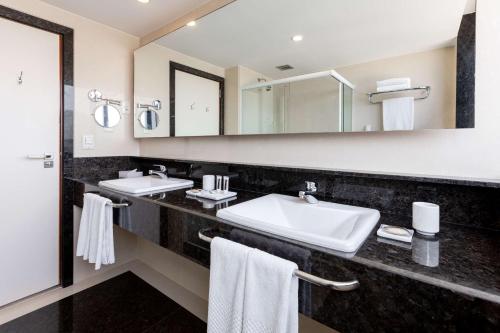 Suite Executive de 1 dormitorio con cama extragrande - Frente al mar del hotel Hilton Copacabana Rio De Janeiro. Foto 3