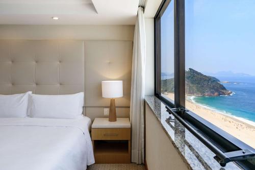 Suite Executive de 1 dormitorio con cama extragrande - Frente al mar del hotel Hilton Copacabana Rio De Janeiro. Foto 5