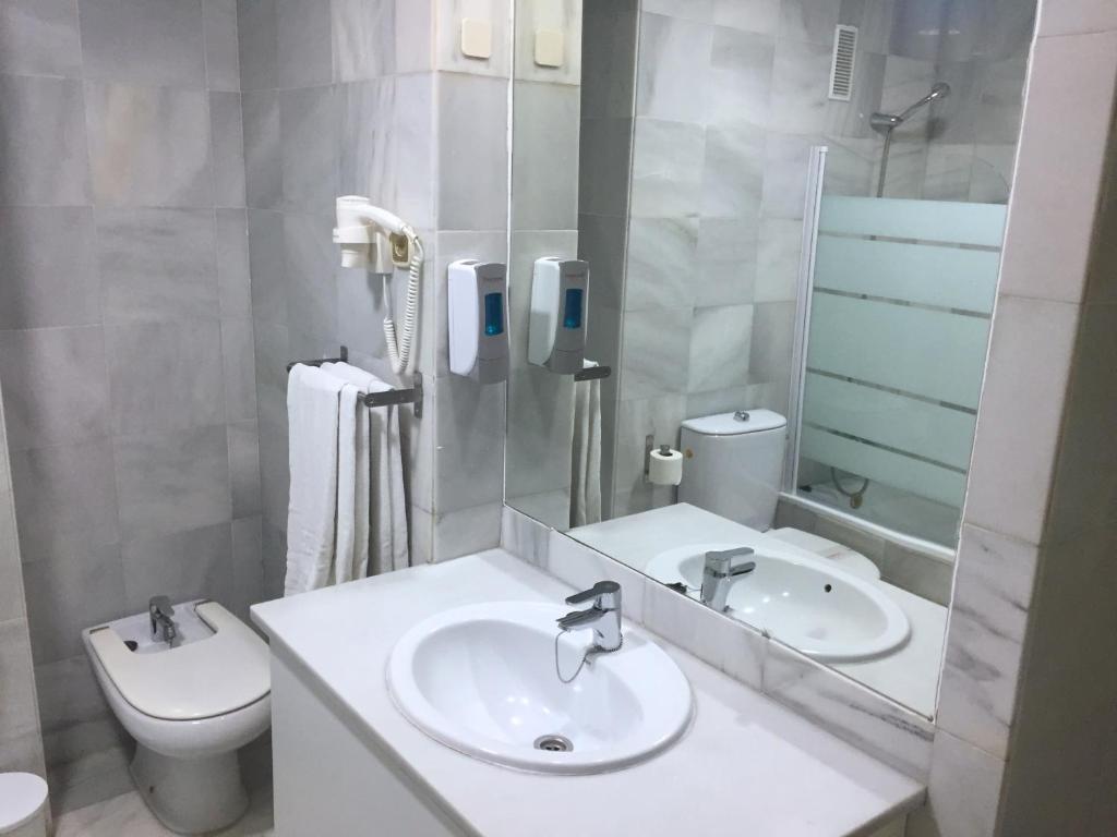 Habitación doble Superior del hotel First Flatotel Internacional. Foto 2