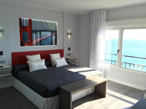 Suite Executive con vistas al mar del hotel First Flatotel Internacional. Foto 6