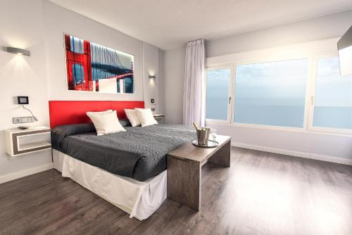Suite Executive con vistas al mar del hotel First Flatotel Internacional. Foto 10