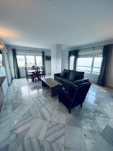 Apartamento Superior con vistas frontales del hotel First Flatotel Internacional. Foto 15
