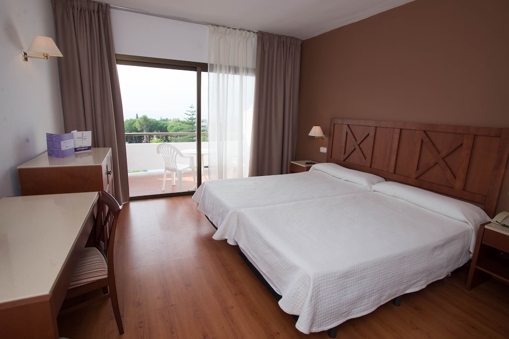 Habitación con 1 cama doble o 2 individuales, vistas a la montaña del hotel TRH Paraiso