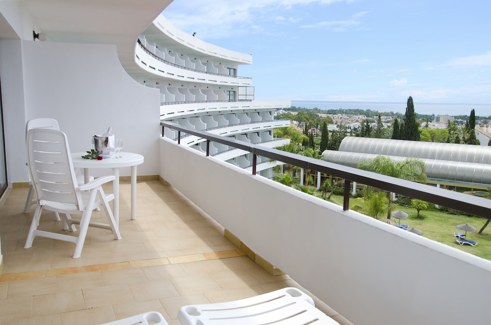 Habitación con 1 cama doble o 2 individuales, vistas al mar del hotel TRH Paraiso