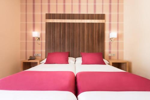 Habitación Doble con vistas a la piscina - 1 o 2 camas del hotel Ona Diana Park. Foto 12