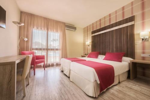 Habitación Doble con vistas a la piscina - 1 o 2 camas del hotel Ona Diana Park. Foto 13