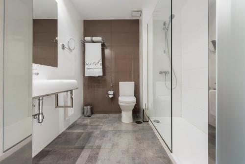 Habitación Triple Superior con vistas a la piscina del hotel Ona Diana Park. Foto 3