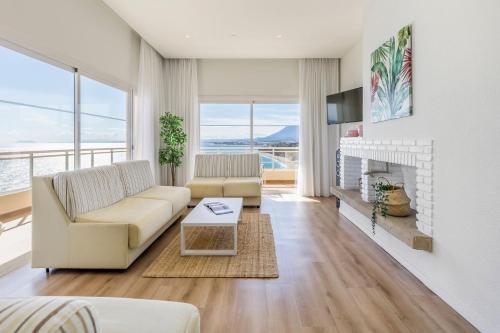 Suite Xtra Sol con vistas al mar del hotel Sol Marbella Estepona Atalaya Park. Foto 4