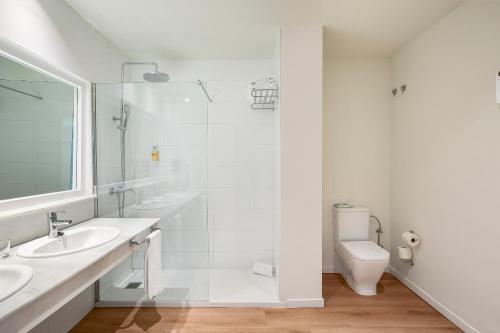 Suite Xtra Sol con vistas al mar del hotel Sol Marbella Estepona Atalaya Park. Foto 6