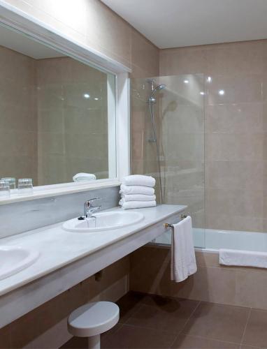 Suite Sol Xtra del hotel Sol Marbella Estepona Atalaya Park. Foto 4