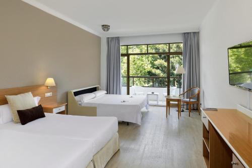 Habitación Familiar Grande del hotel Sol Marbella Estepona Atalaya Park