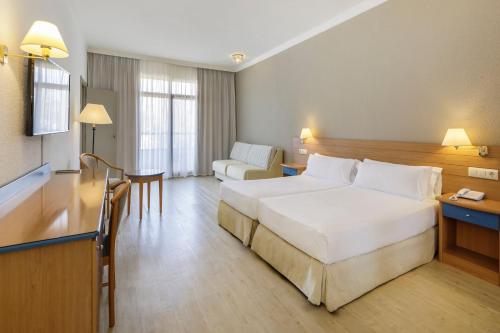 Habitaciones Familiares Amplias Comunicadas del hotel Sol Marbella Estepona Atalaya Park
