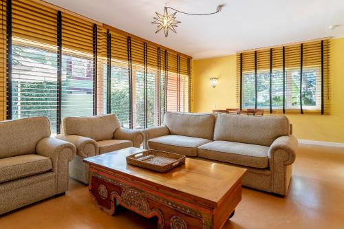 Casa de playa Xtra de 3 dormitorios con jardín del hotel Sol Marbella Estepona Atalaya Park. Foto 1