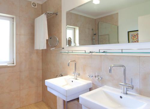 Casa de playa Xtra de 3 dormitorios con jardín del hotel Sol Marbella Estepona Atalaya Park. Foto 4