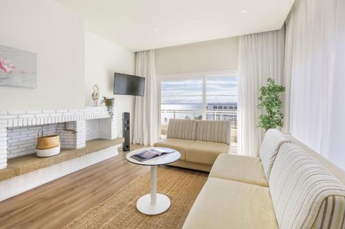 Suite Xtra Sol con vistas al mar del hotel Sol Marbella Estepona Atalaya Park. Foto 22
