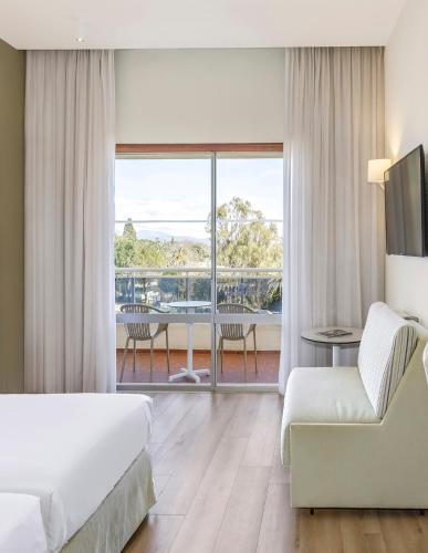 Habitaciones Sol Comunicadas del hotel Sol Marbella Estepona Atalaya Park. Foto 13