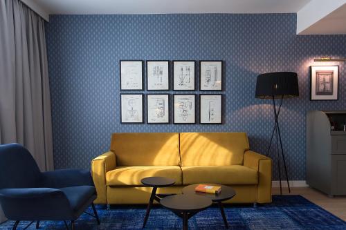 Suite Junior Premium con cama extragrande del hotel Canopy By Hilton Zagreb - City Centre. Foto 3