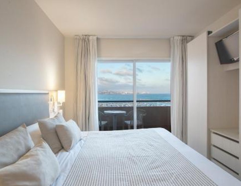 Suite Junior con vistas al mar del hotel El Puerto by Pierre and Vacances