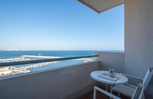 Habitación Doble con vistas al mar del hotel El Puerto by Pierre and Vacances