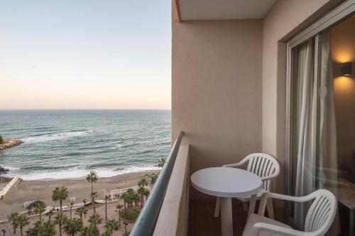 Habitación Doble con vistas al mar del hotel El Puerto by Pierre and Vacances. Foto 3