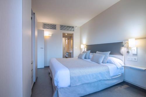 Suite Junior con vistas al mar del hotel El Puerto by Pierre and Vacances. Foto 2