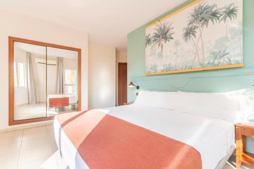 Habitación Doble - 2 camas del hotel BLUESEA Miramar Fuengirola. Foto 6